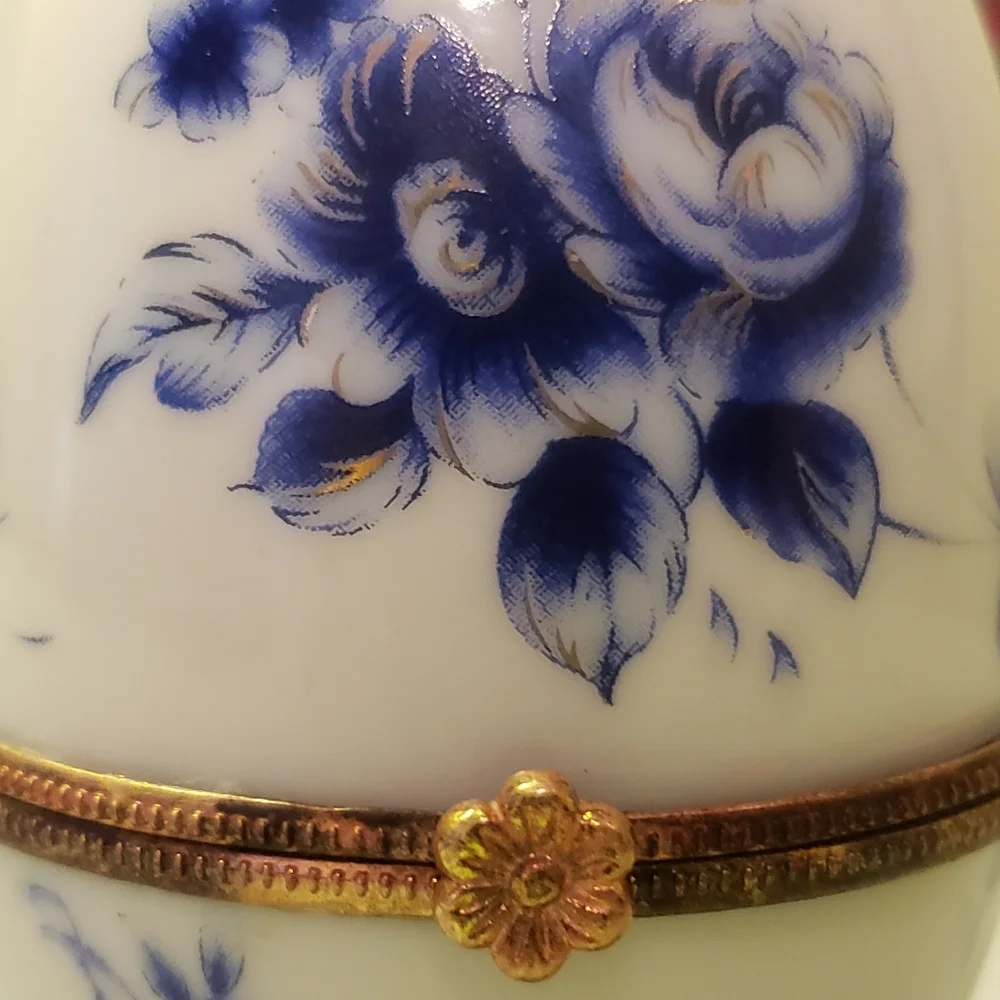 Vtg Limoges Handpainted Porcelain Egg Trinket Box